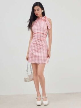 CIDER HALTER NECKLINE GINGHAM BOWKNOT RUCHED MINI DRESS Size: L (US 8)